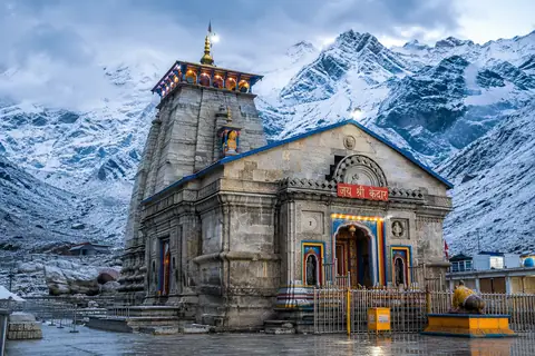 Kedarnath Temple beneath snow-covered Himalayan peaks